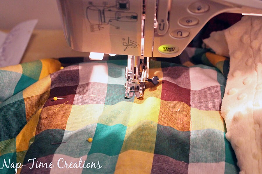 geometic fabric baby blanket tutorial 4