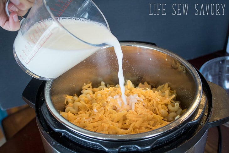 tasty slow cooker mac and cheese
