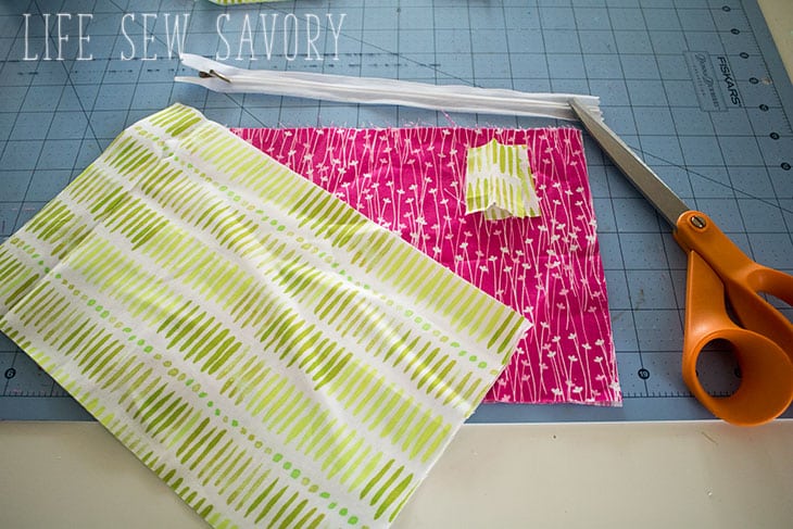 zipper pouch tutorial easy sewing project from Life Sew Savory
