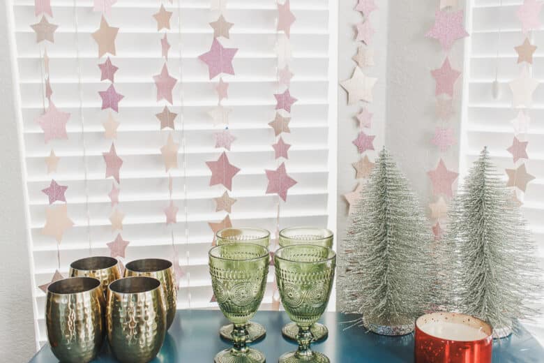 Glitter star garland tutorial - perfect party backdrop