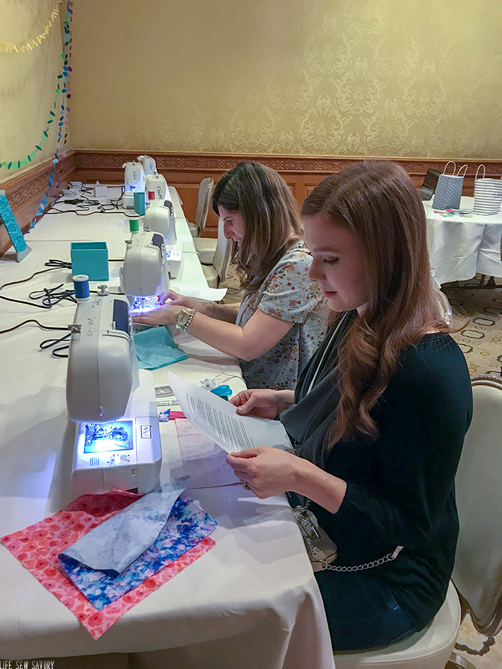 Sewing zipper pouches