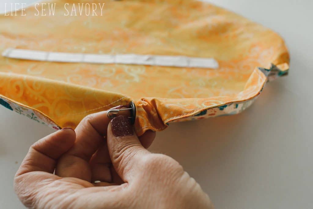how to sew a round makeup bag