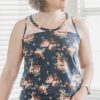 sew a tank top with lace