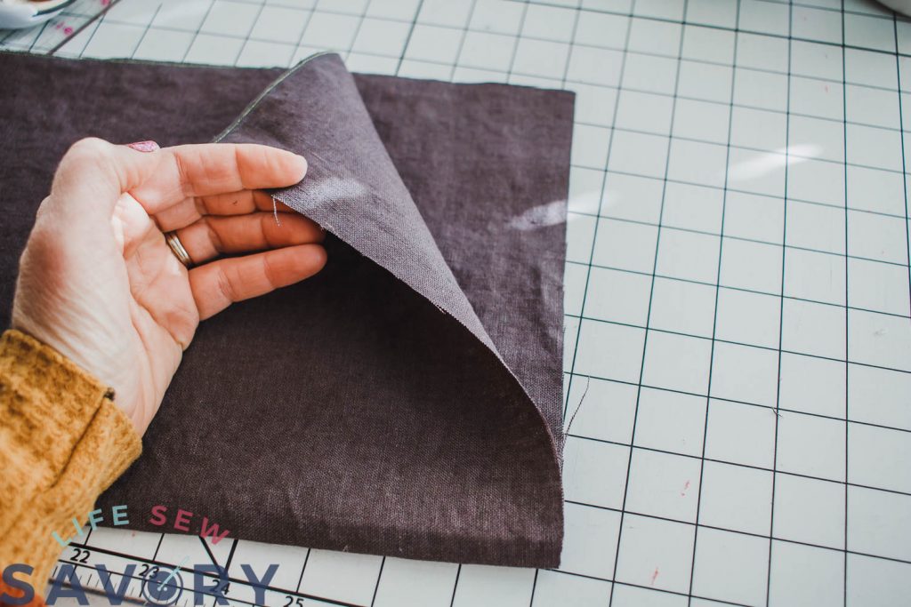 finish long end of fabric