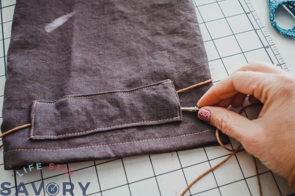 thread two strings through the casings