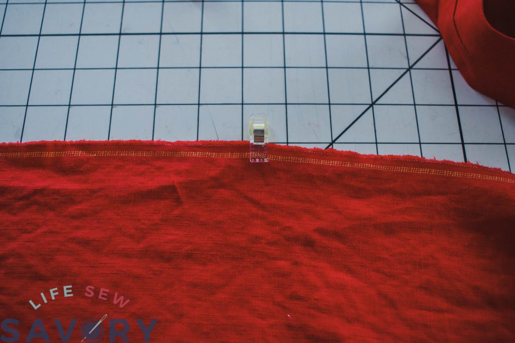 find center of apron top
