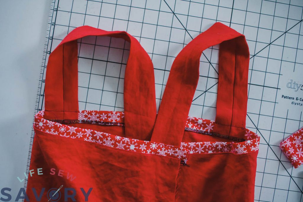 cross strap apron tutorial
