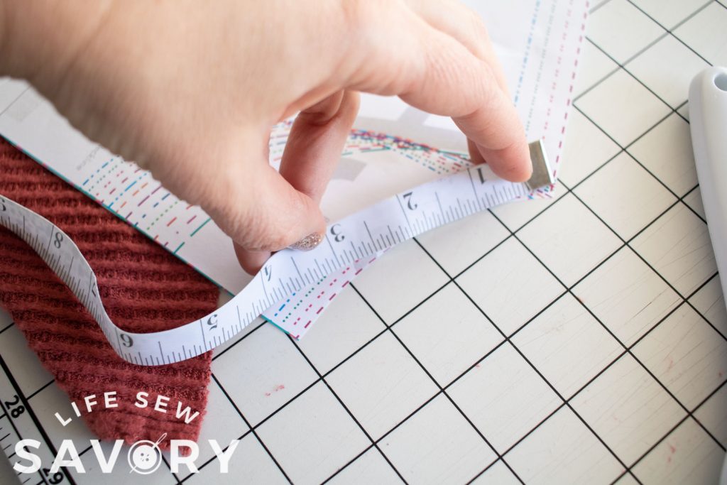 measure the neckline for turtle neck length