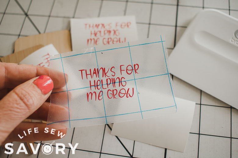 lift text from vinyl cutting sheet with transfer tape