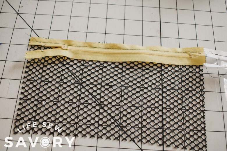 sew zipper to pocket