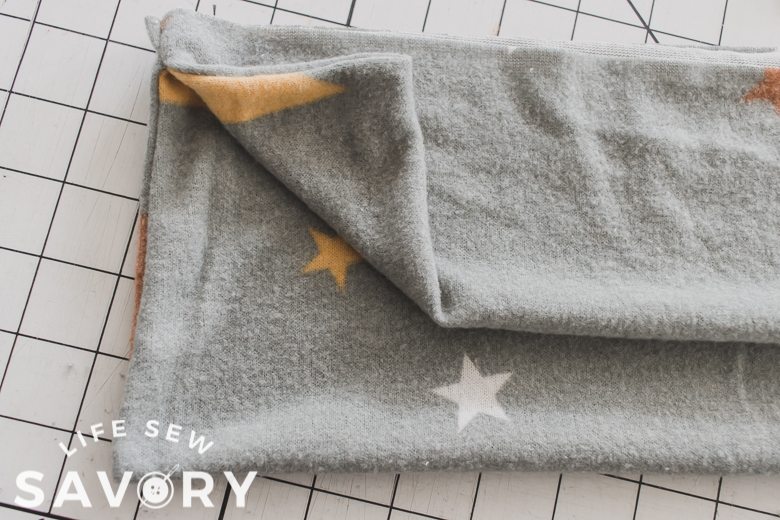 the split hem before sewing onto shirt