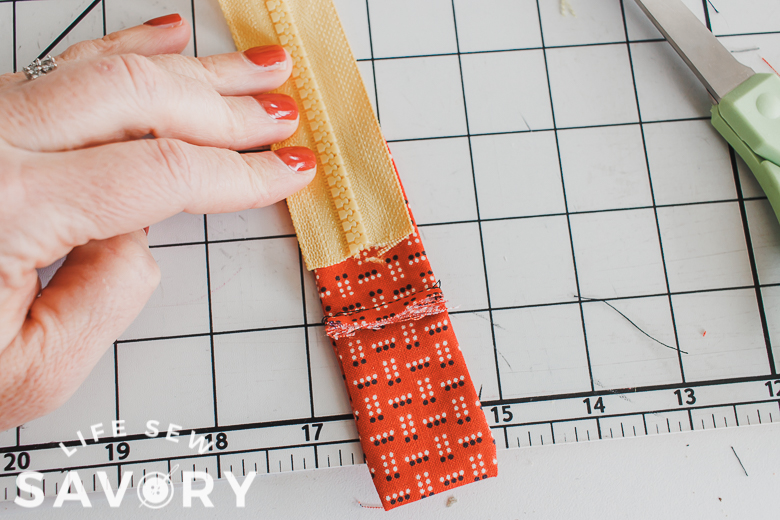 zipper tab