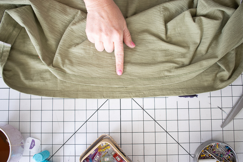 hem bottom of skirt