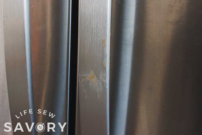 messy fridge handles