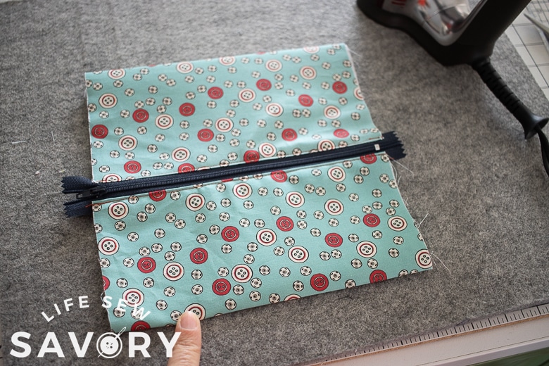 press flat with zipper in the middle