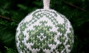 Image for Christmas Balls – a free knitting pattern PDF