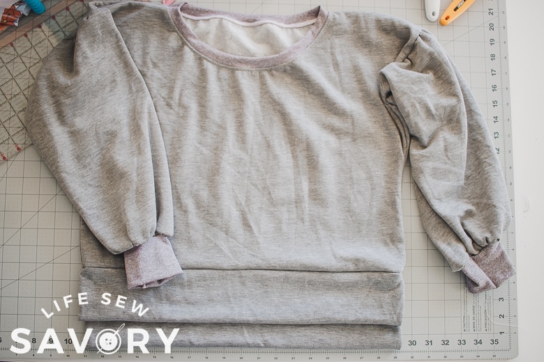 womens crop sweatshirt with gathered sleeve