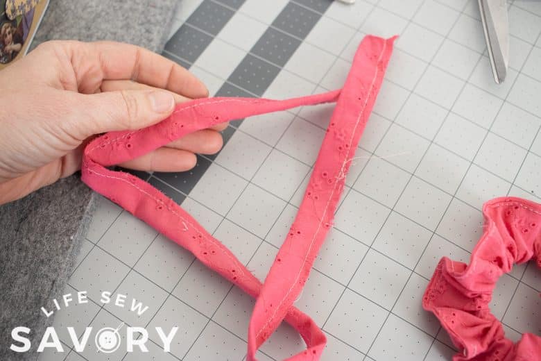 add a bow to a scrunchie