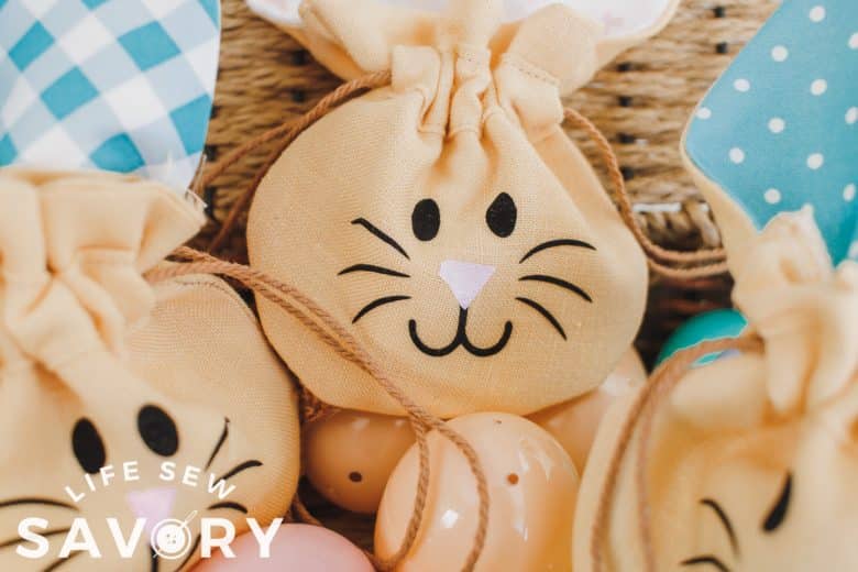 cute bunny face from vinyl on bunny bag
Easter Bunny Cinch Bag