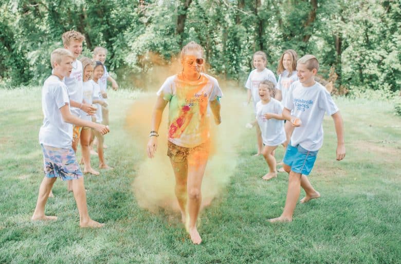 color run powder for fun photos for cousins, family, friends, etc