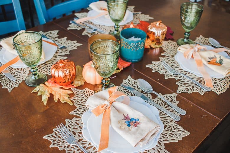 how to sew Thanksgiving napkins