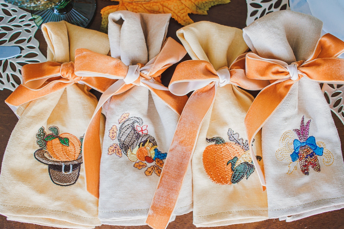embroidered thanksgiving napkins to sew