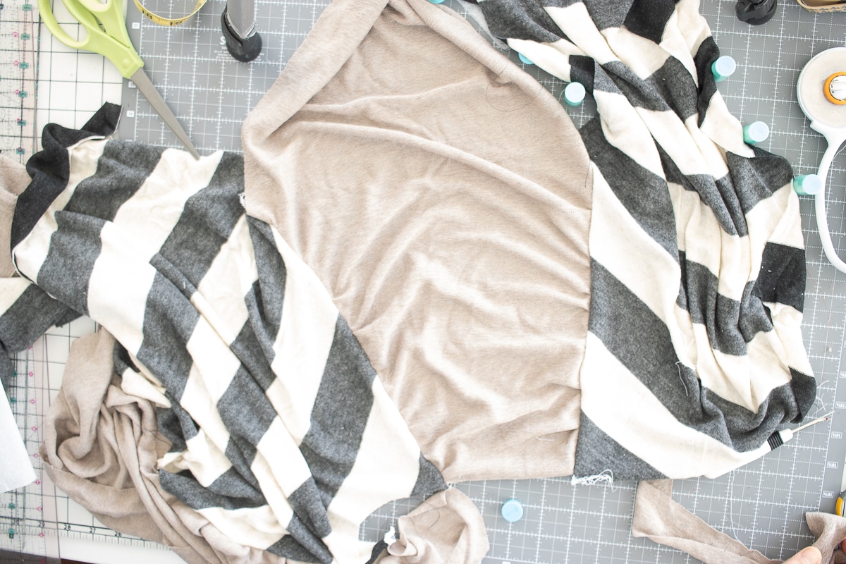 Sewing Raglan Shoulder Pattern Gathered shoulder raglan tutorial - Life Sew Savory