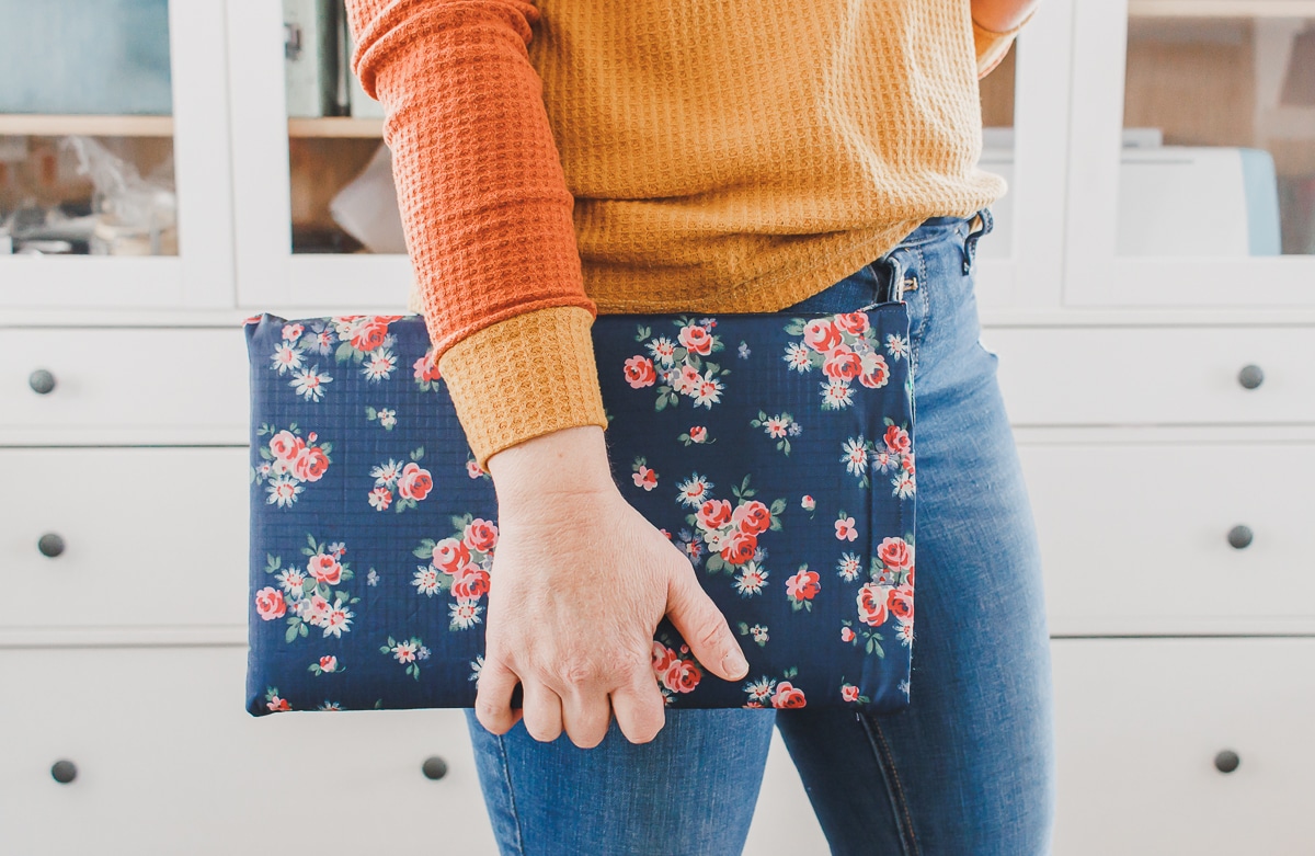 DIY padded laptop sleeve sewing tutorial