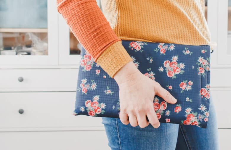 diy sewing tutorial for a laptop sleeve