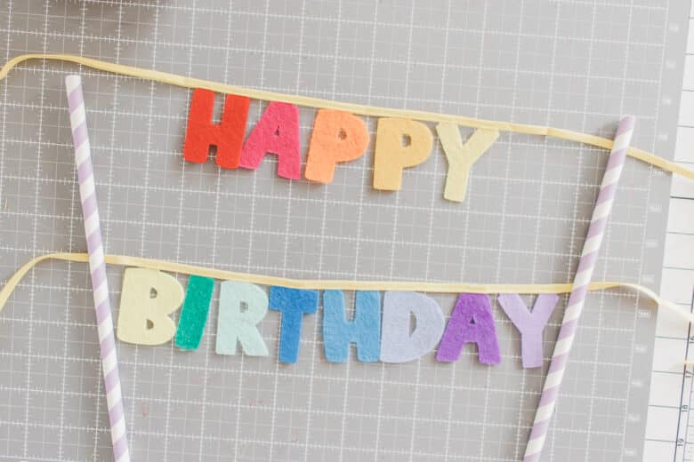 cake topper with paper straws