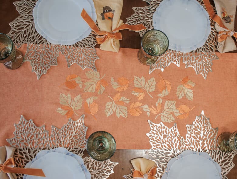 beautiful fall leaf table runner 