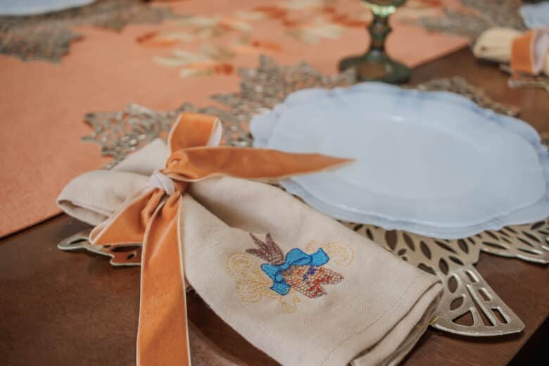 Thanksgiving napkins with embroidery