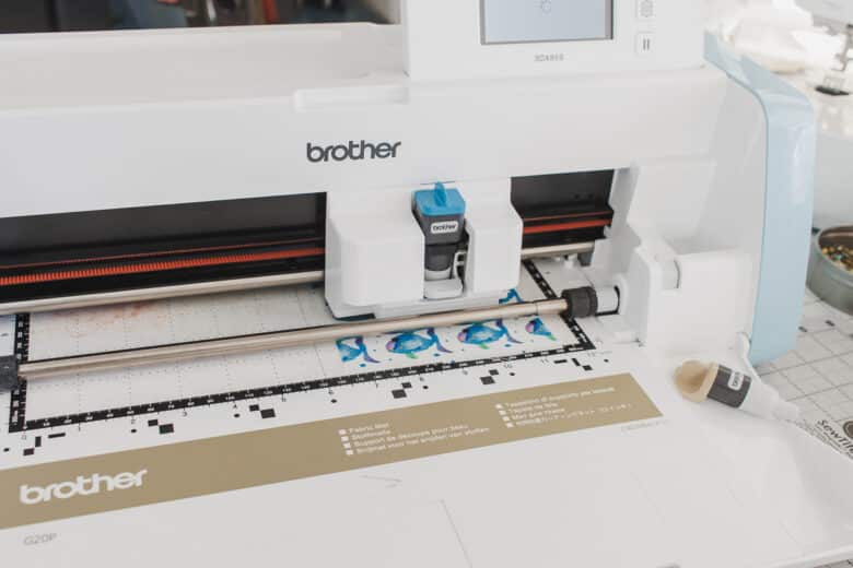 cutting fabric with a scanNCut machine