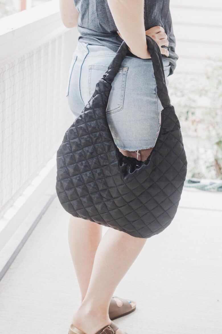 sling/sack bag sewing tutorial from a free pdf pattern. Sew with puffy quilted fabric for a fun bag option