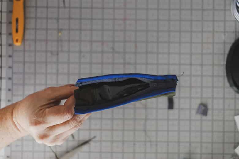 finish zipper edges before sewing the sides