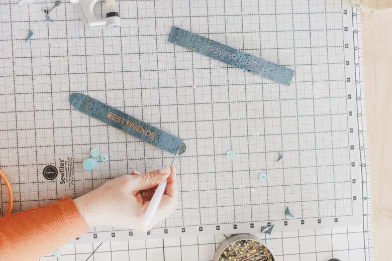 round the corners with scissors