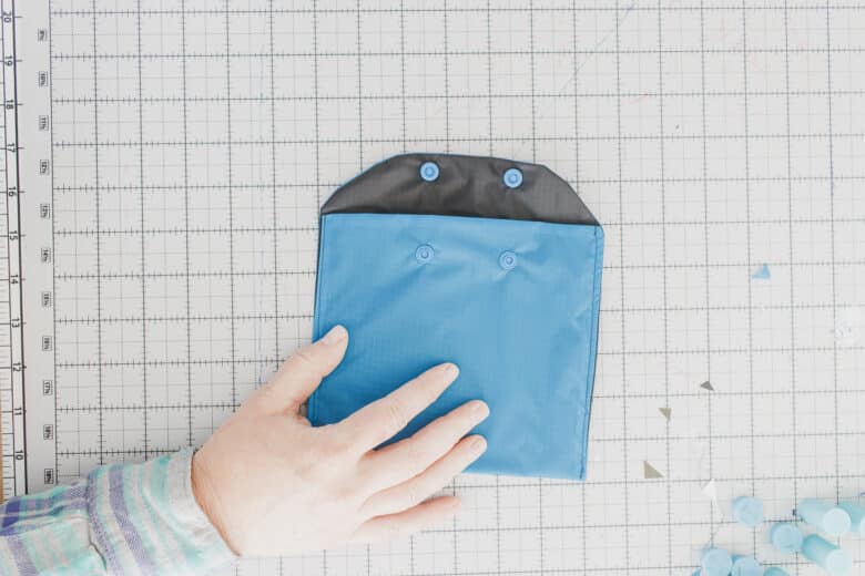 can also use velcro closure