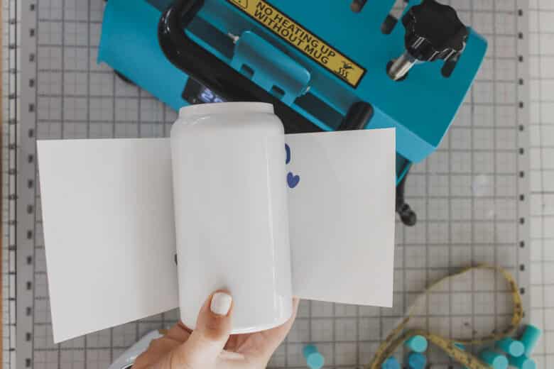 wrap paper around tumbler