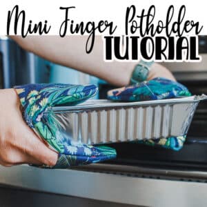 follow the tutorial to sew mini finger potholders. These small potholders are easy to sew and perfect for keeping handy in your kitchen. This simple sewing project is a great scrapbuster and a fast project.