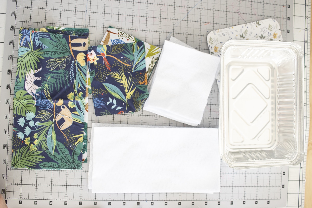 supplies and fabric for mini finger potholders