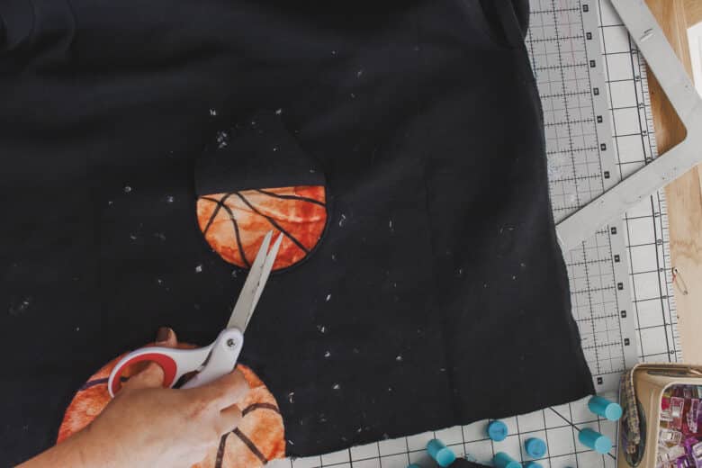 cut to reveal basketball